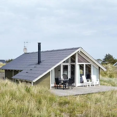 Holiday home Stunning In Hvide Sande With Wifi