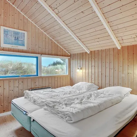 Holiday home Stunning In Hvide Sande With Wifi *