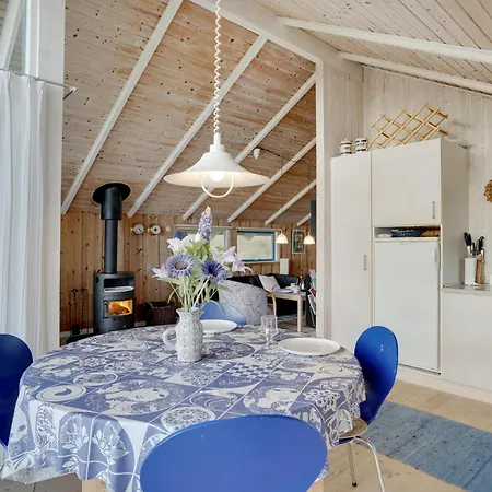 Holiday home Stunning In Hvide Sande With Wifi *
